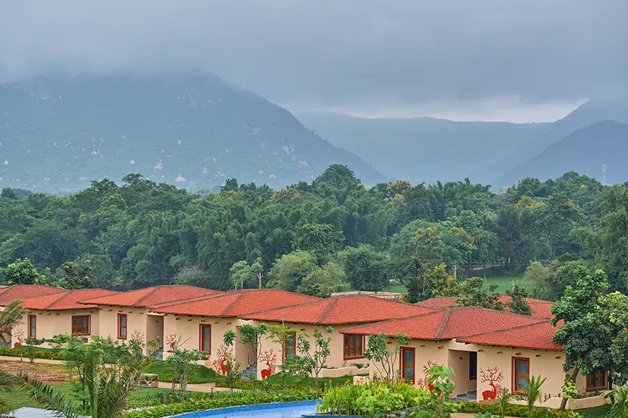 A line of cottages at the Ajodhya Hills in Purulia. Image from Hotel Sonar Bangla.